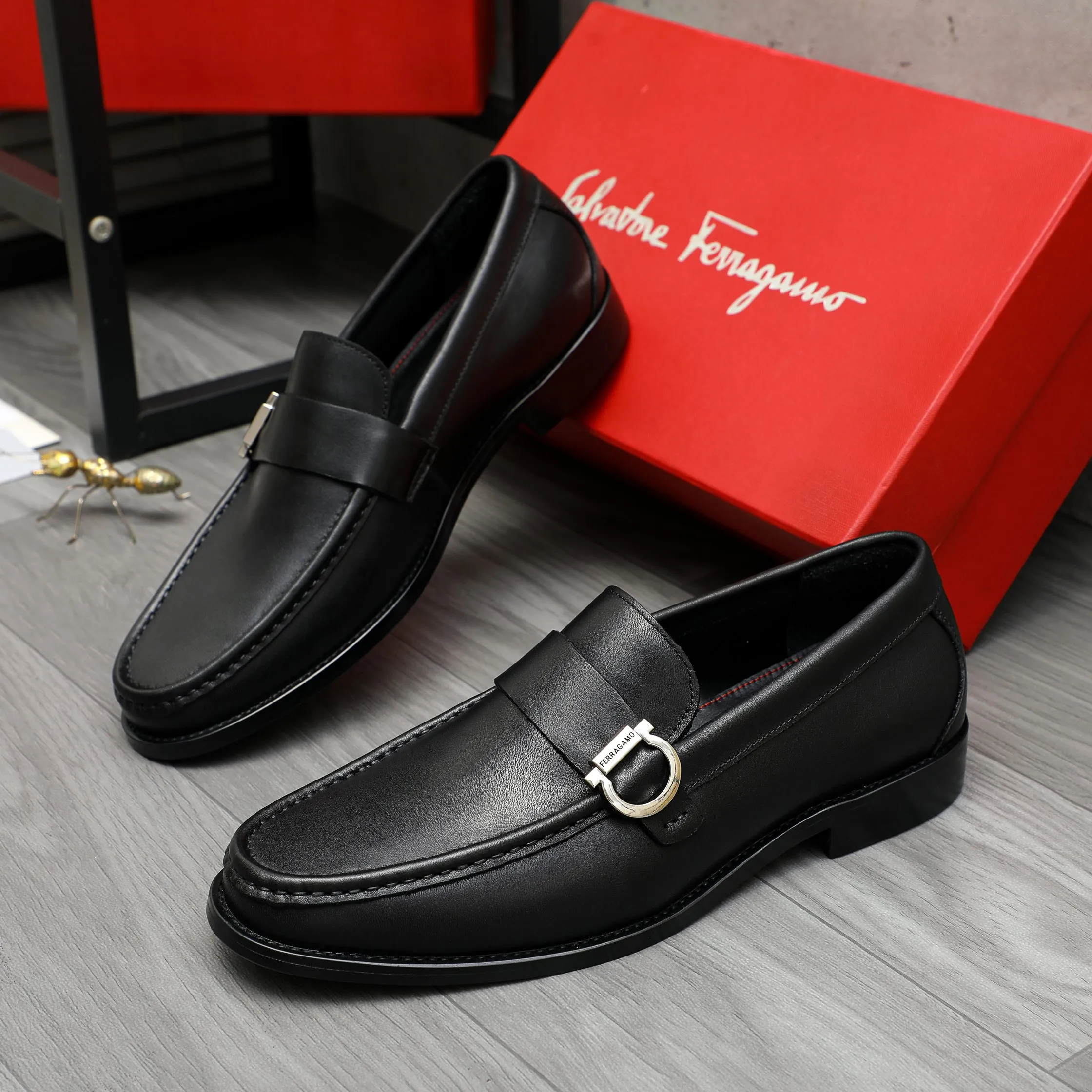 Men's shoes 💰442 Product trademark: Ferragamo "Ferragamo" business formal leather shoes Regular size: 38-46 (45.46 custom-made and non-returnable) Product materials: Selected high-quality cowhide upper, cowhide lining, original rubber outsole